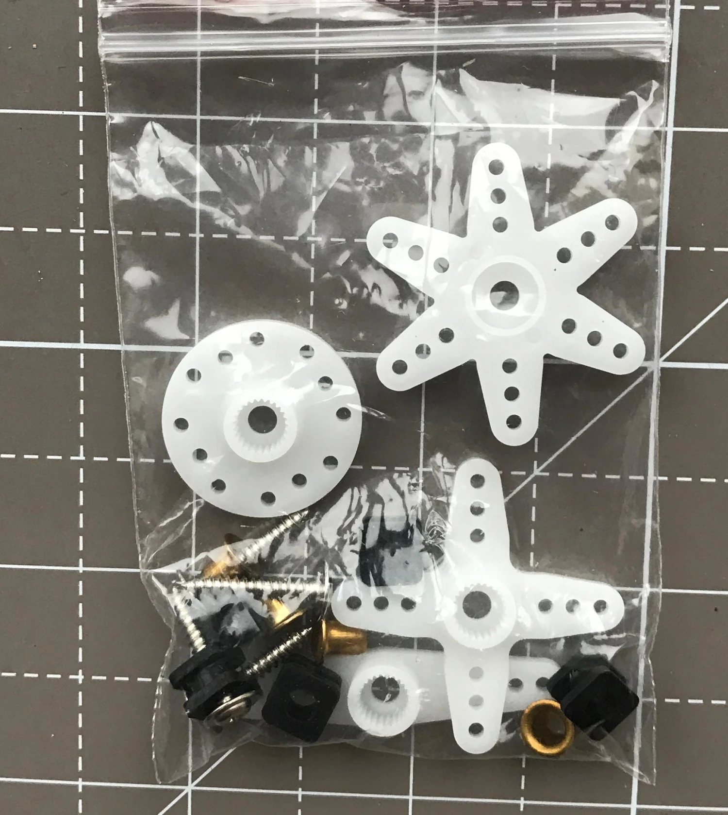 KST 25T-6mm Arm Set - Also fits Blue Bird Servos KST 25T-6mm Arm Set - Also Fits Blue Bird Servos -MKS Sales Store kst 25t 6mm arm set also fits blue bird servos