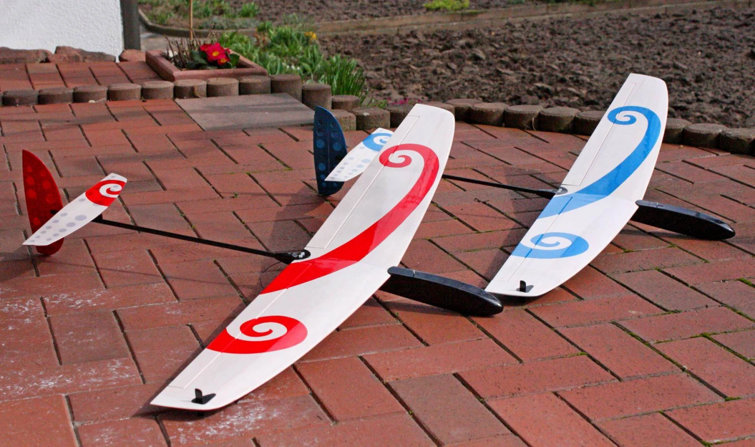 Spinnin' Birdy with Ailerons 1m Spinnin' Birdy With Ailerons 1m -MKS Sales Store spinnin birdy with ailerons 1m